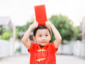 兒子140元買台積，為了一台滑板車，220元賣掉... 從小學到大學的財商教育，怎麼教？